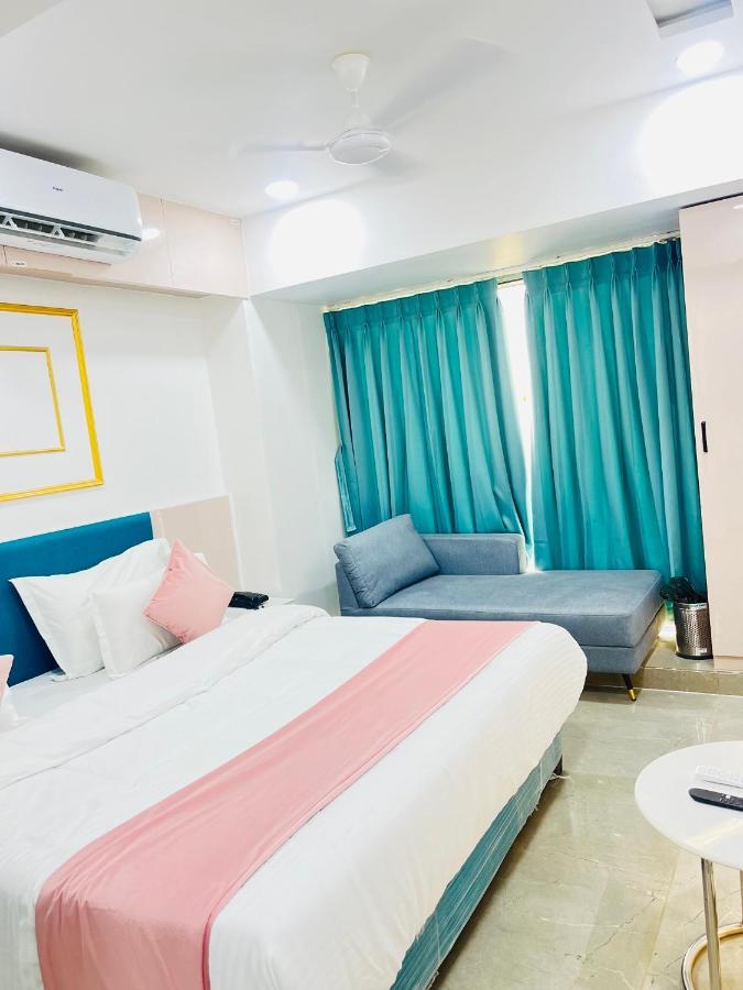 Hotel The Vital Сурат Екстериор снимка